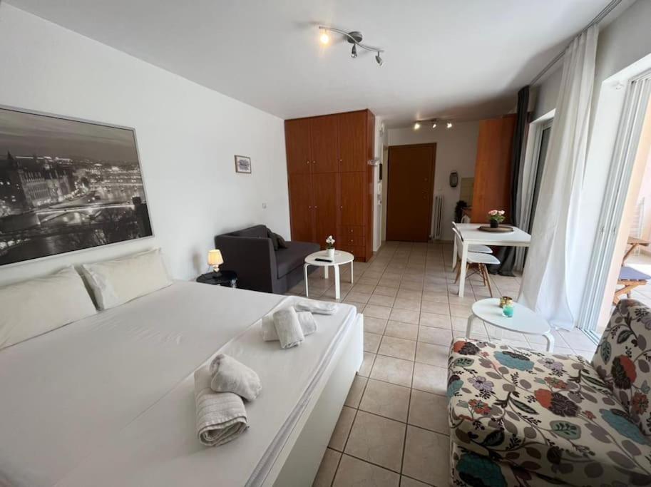 Apartament Modern Studio Large Veranda -Metro Station Suggrou Ateny Zewnętrze zdjęcie