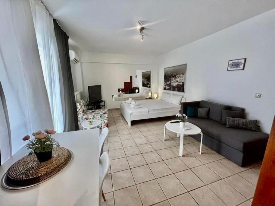 Apartament Modern Studio Large Veranda -Metro Station Suggrou Ateny Zewnętrze zdjęcie